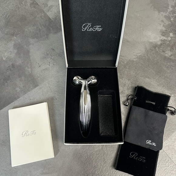 ReFa Carat Ray Face Roller - Picture 4 of 7